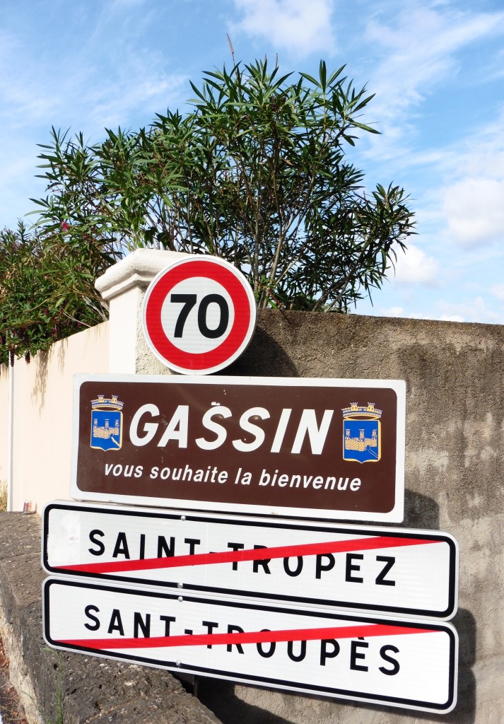 St Tropez signpost